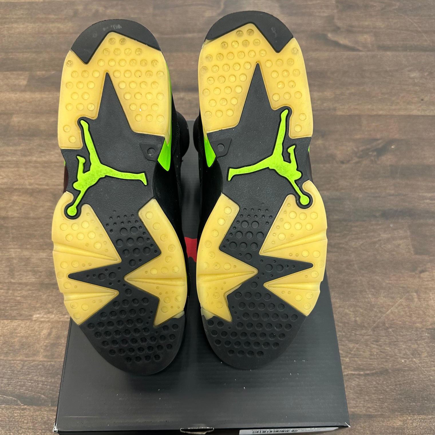 Electric Green Jordan 6 (USED)