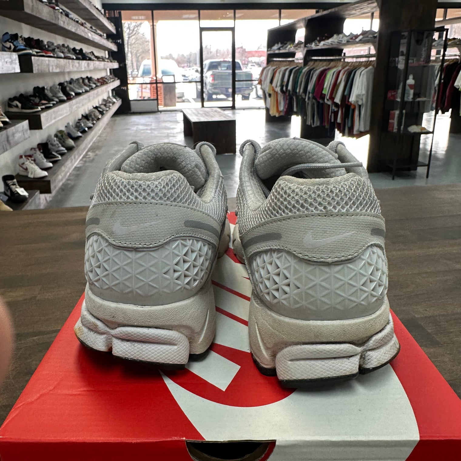 (W) Vomero 5 Vast Grey (USED)