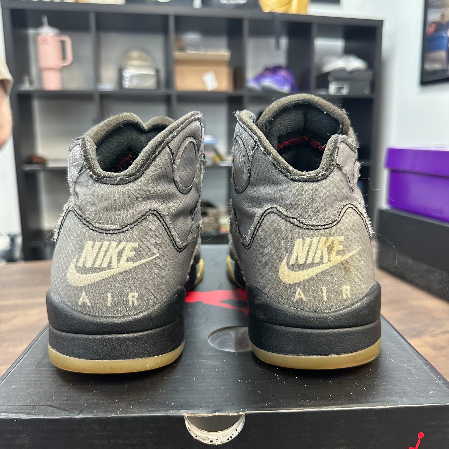 Off White Muslin Jordan 5 (USED)