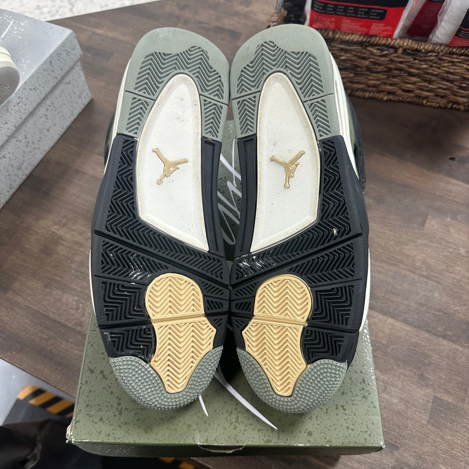 Craft Olive Jordan 4 (USED,No Insole)