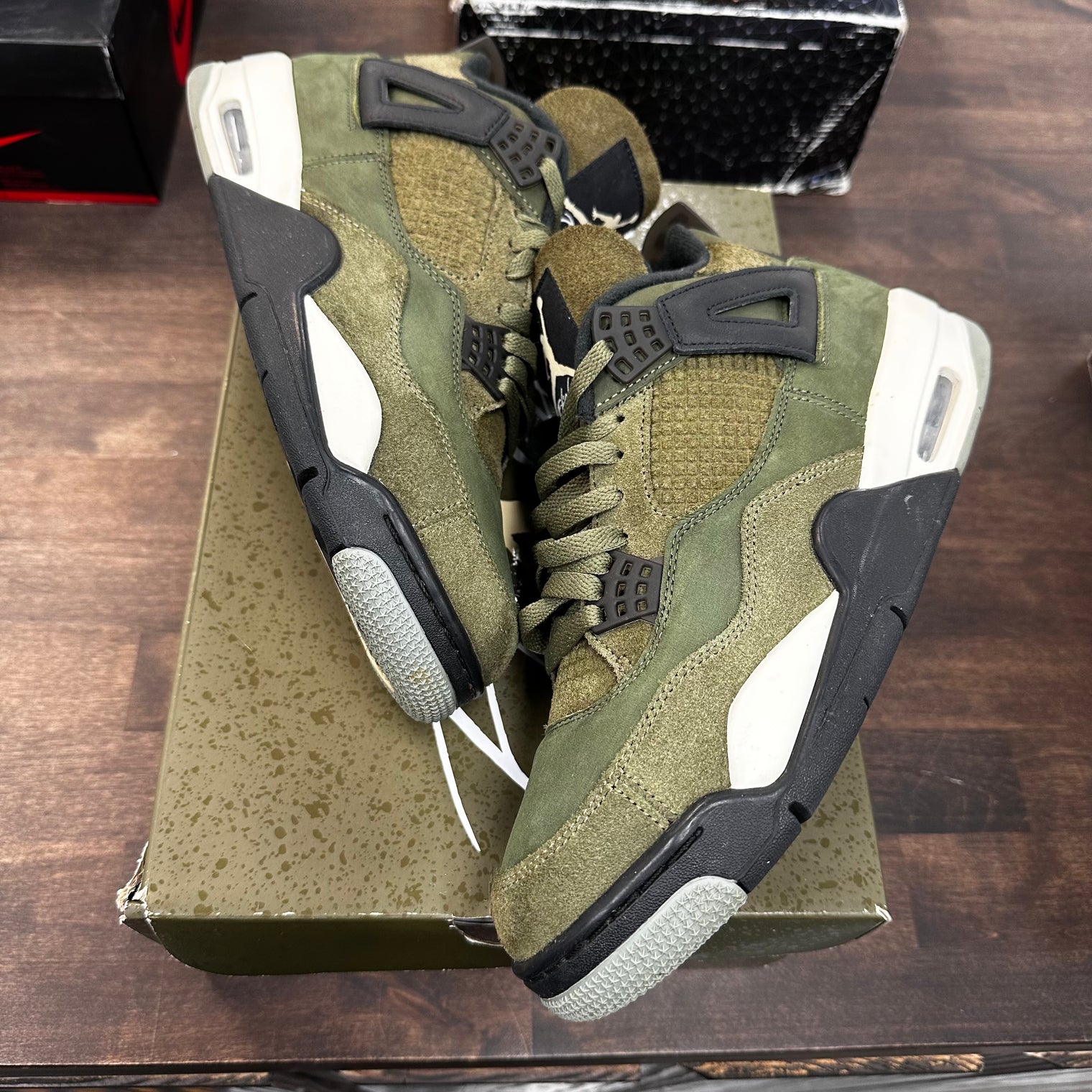 Olive Craft Jordan 4 (USED)