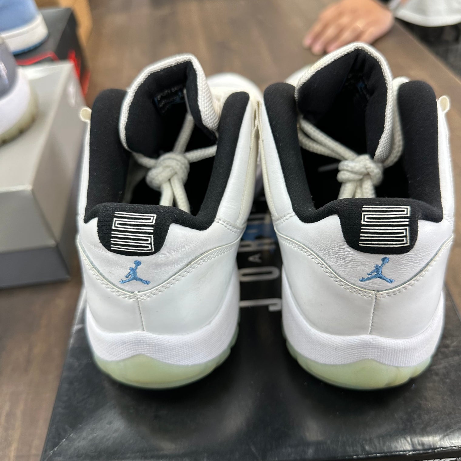 Legend Blue Jordan 11 Low (USED)