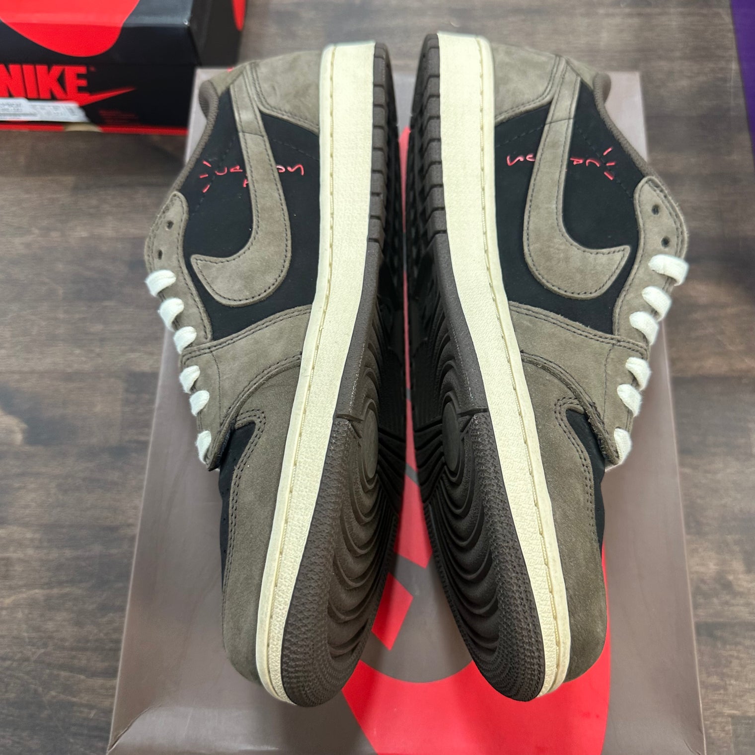 Travis Scott Mocha Jordan 1 Low (USED)
