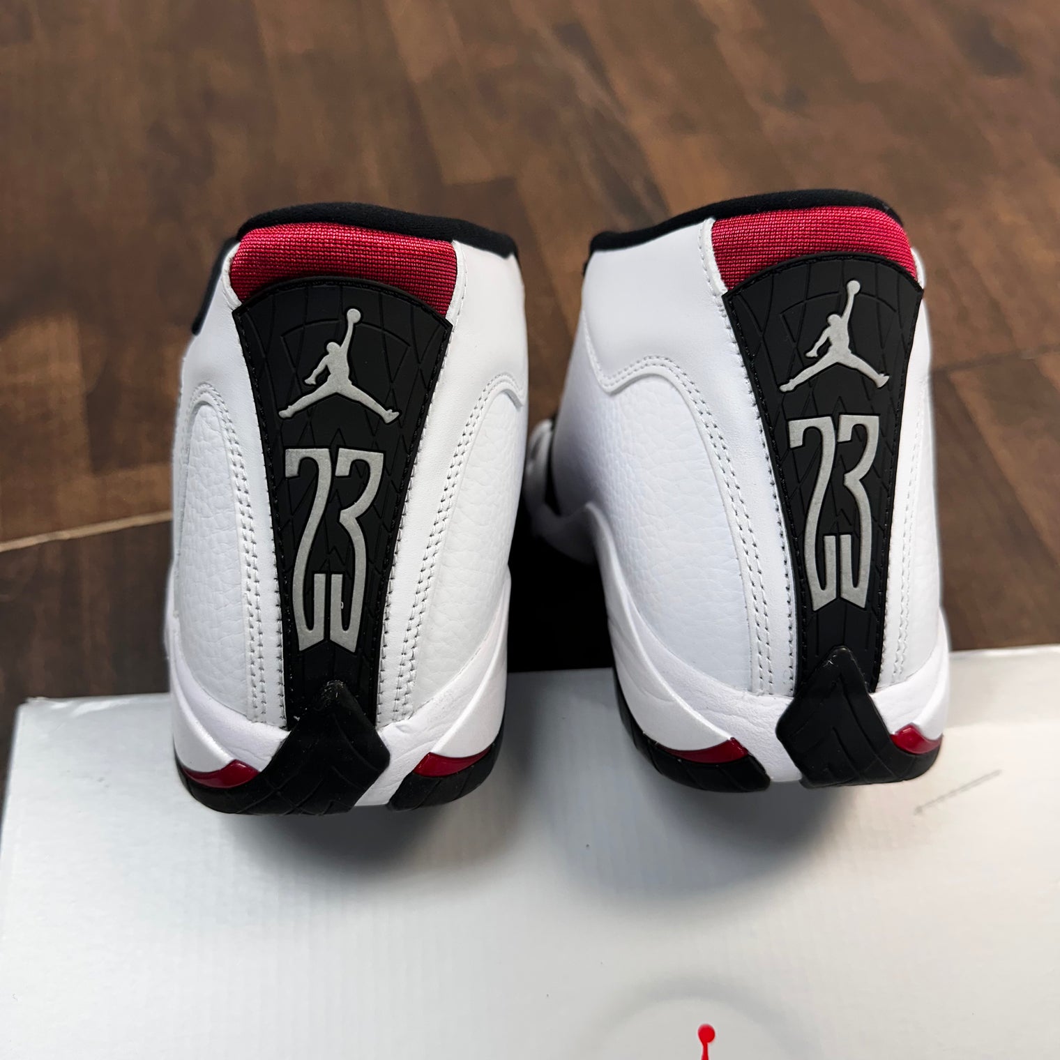 Black Toe Jordan 14 (Lightly Worn)