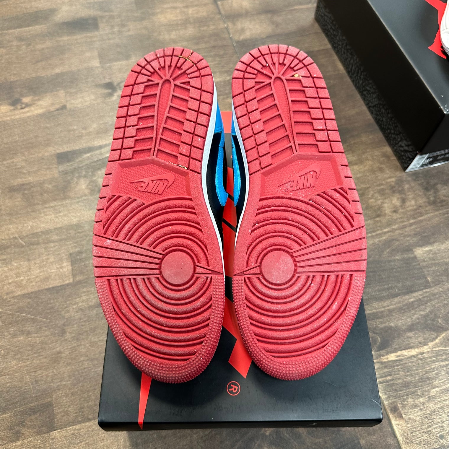 (W) NC to Chi Jordan 1 Low OG (USED)