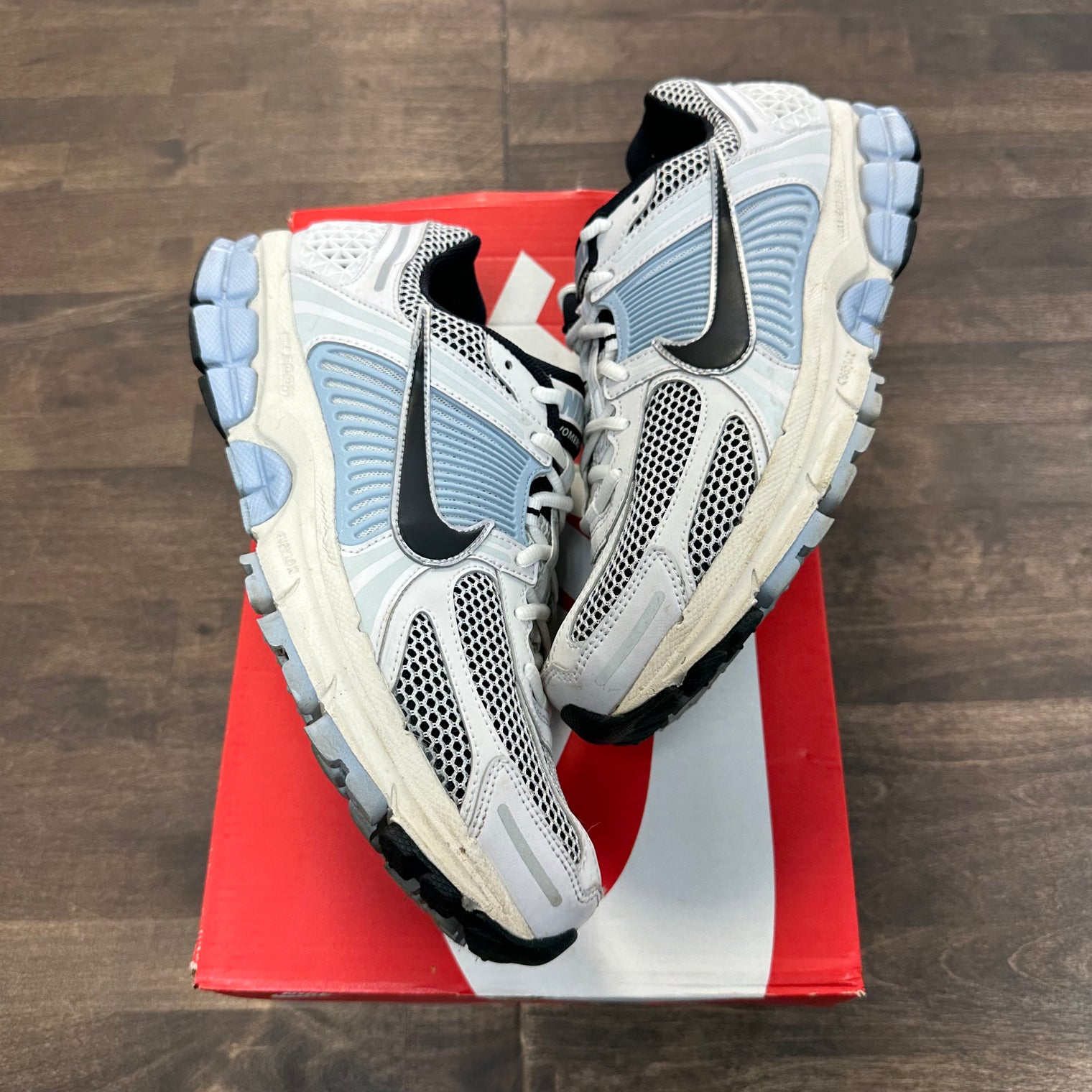 (W) Vomero 5 Light Armory (USED)