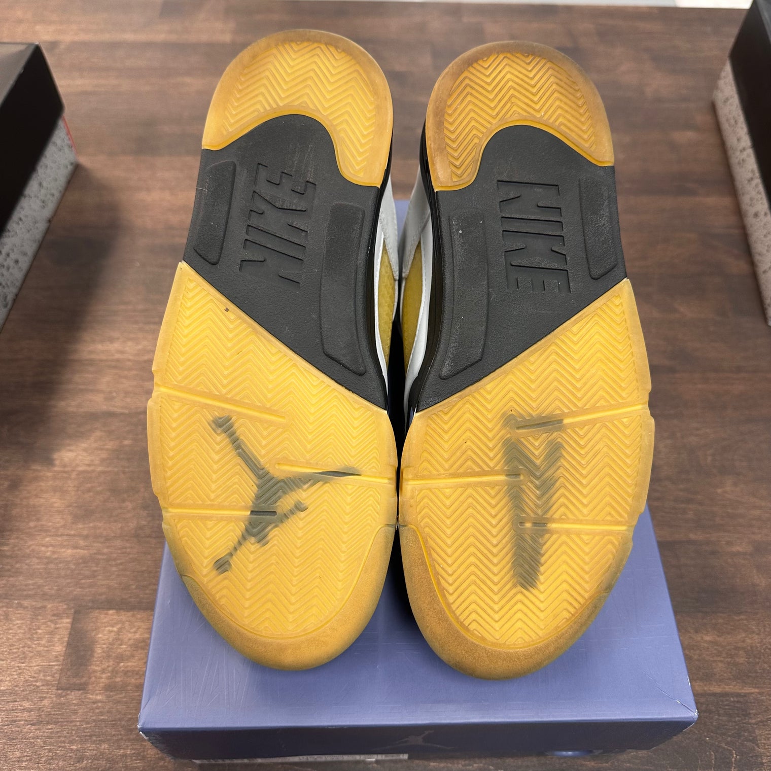 A Ma Manière Jordan 5 Dawn (W) (USED)