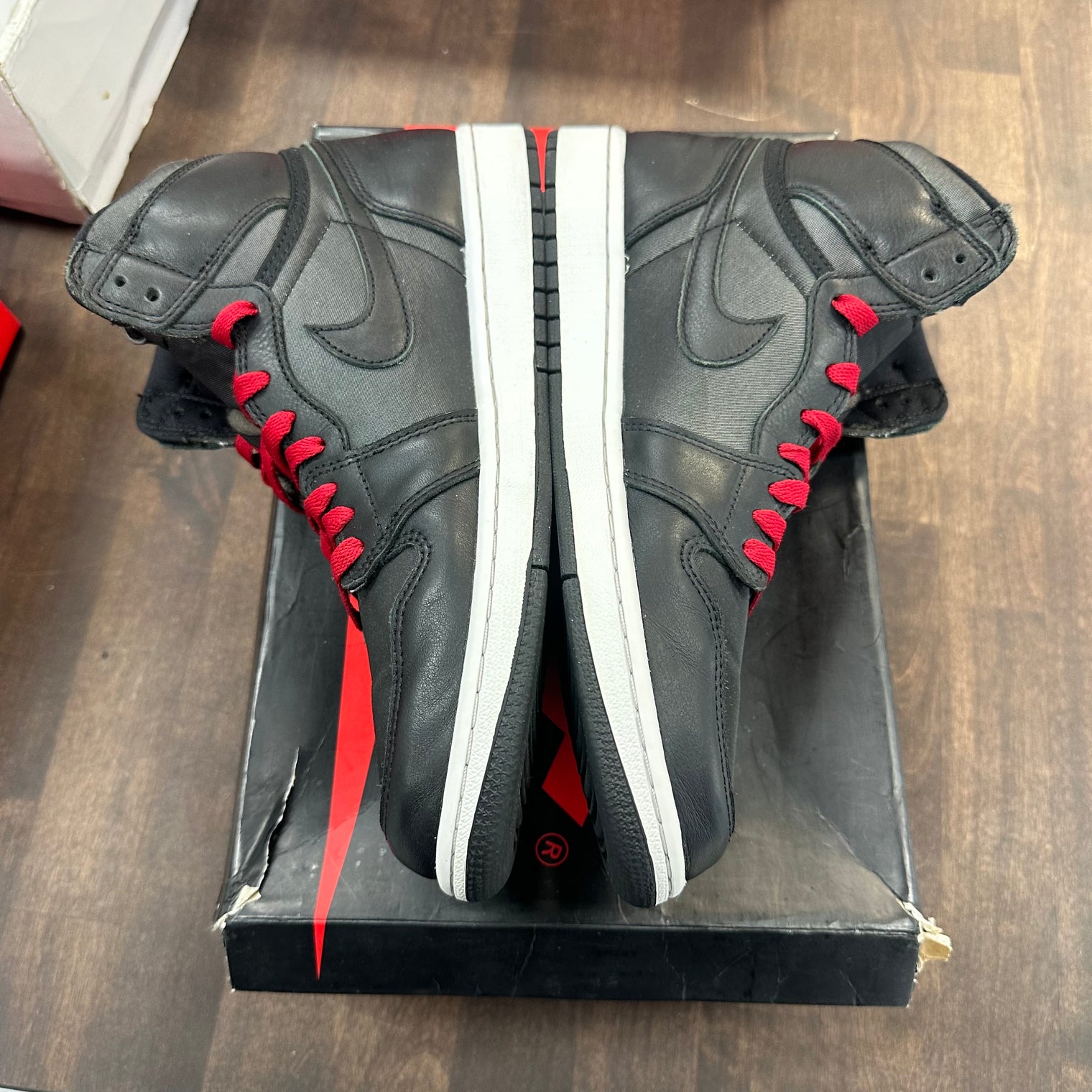 Black Gym Red Jordan 1 High (USED)