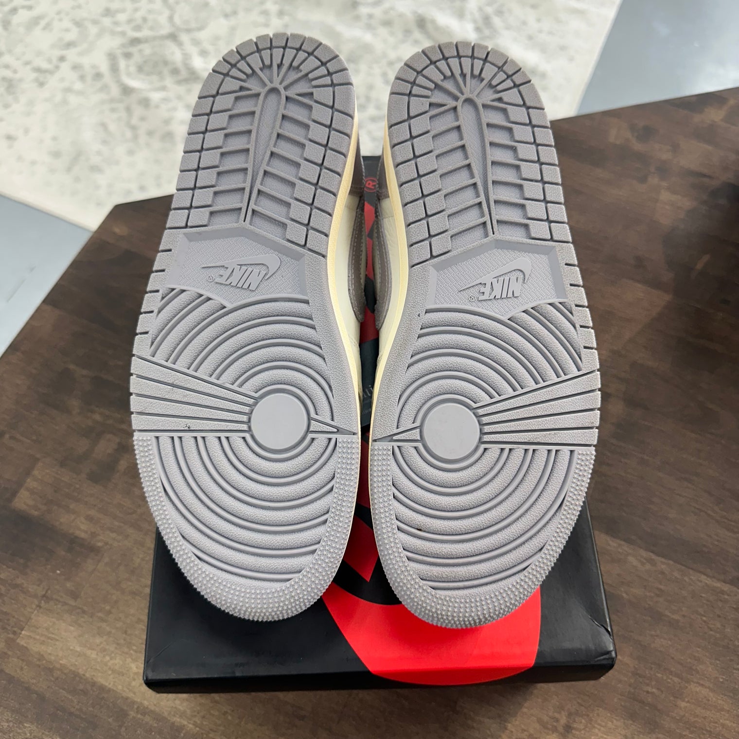 Atmosphere Grey Jordan 1 Low OG (USED)