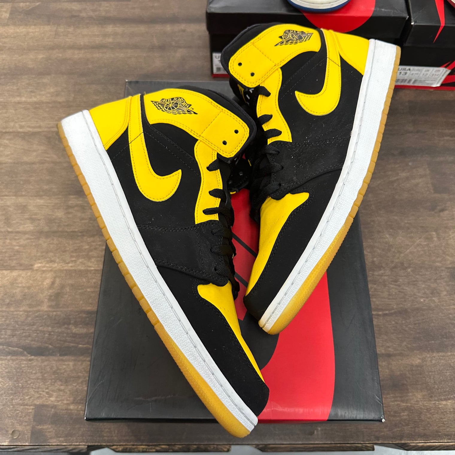 New Love Jordan 1 Mid (USED,No Box)