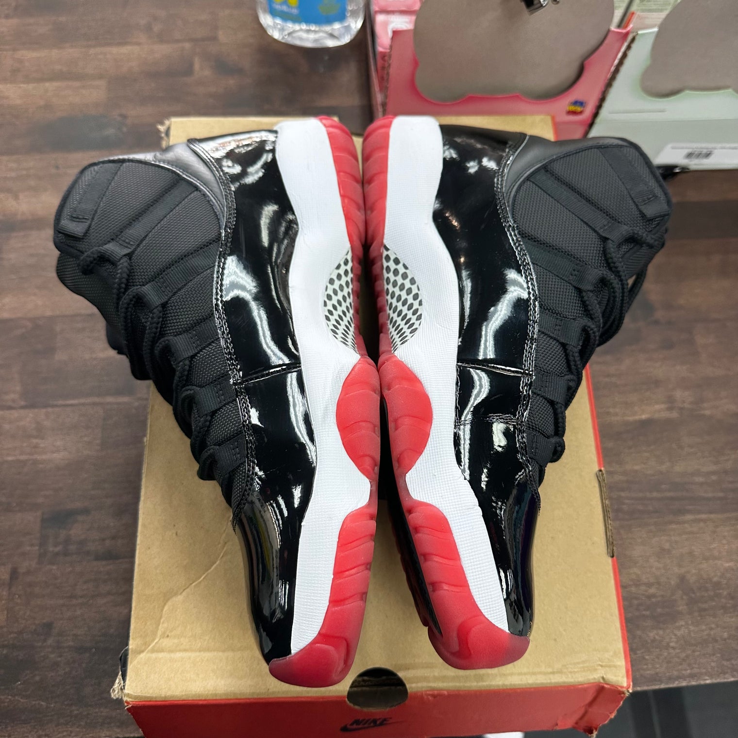 Bred Jordan 11 (2019) (USED)