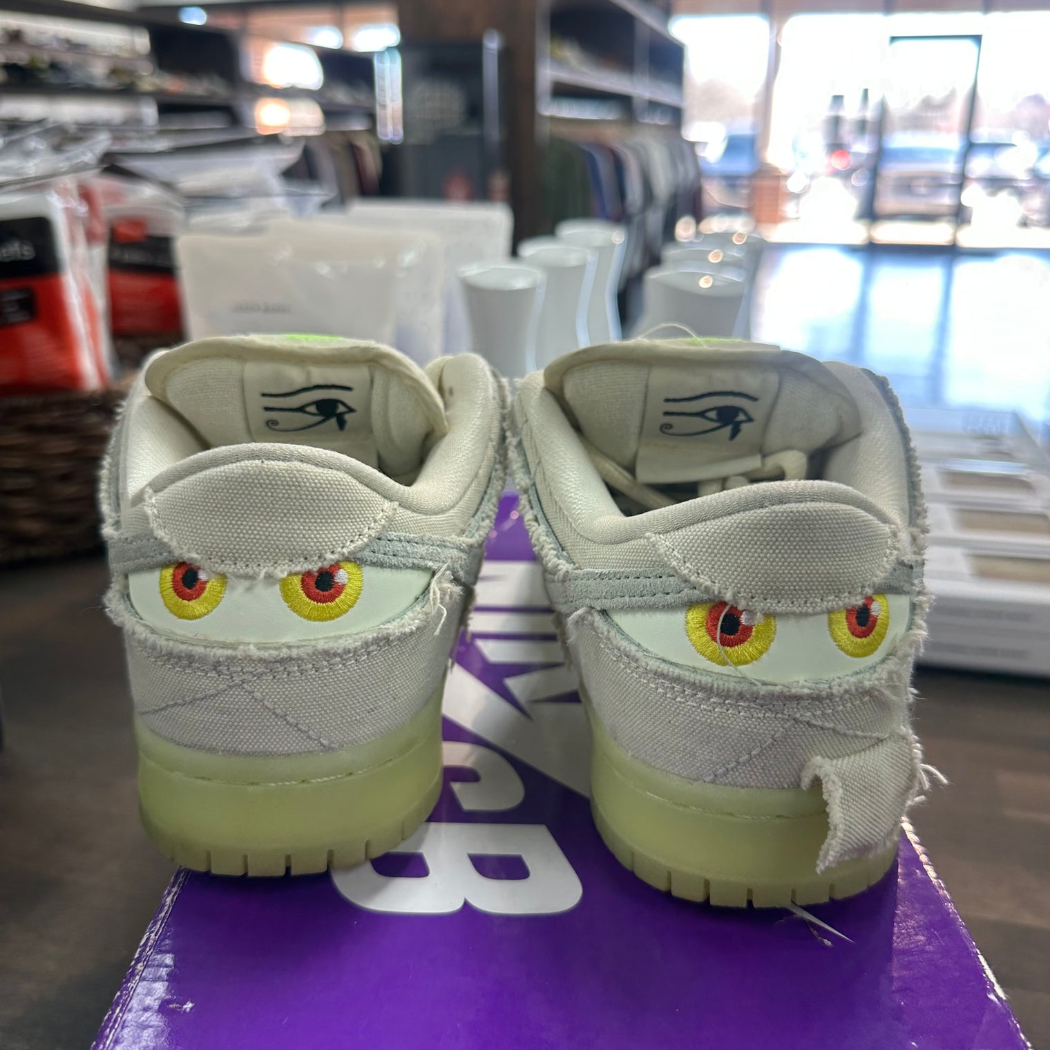 Halloween Mummy SB Dunk Low (USED)