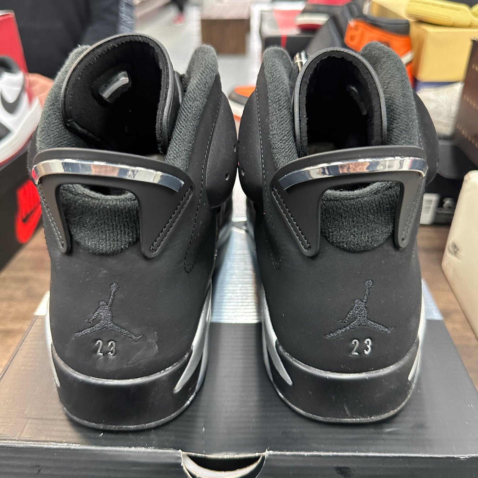 Chrome Jordan 6 (USED)