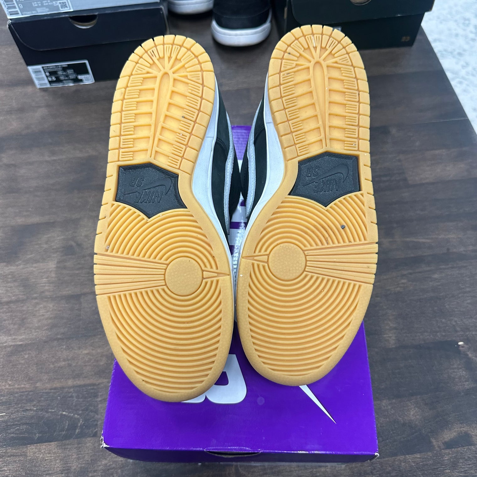Black Gum Sb Dunk Low (USED)