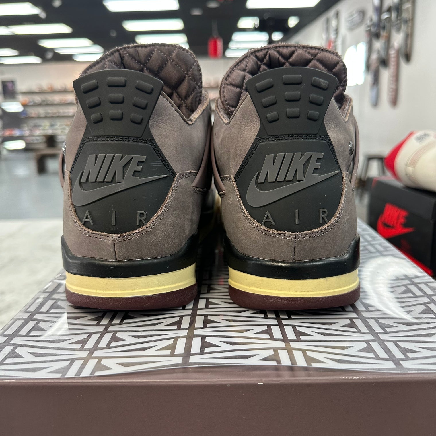 A Ma Manière Jordan 4 Violet Ore (USED)