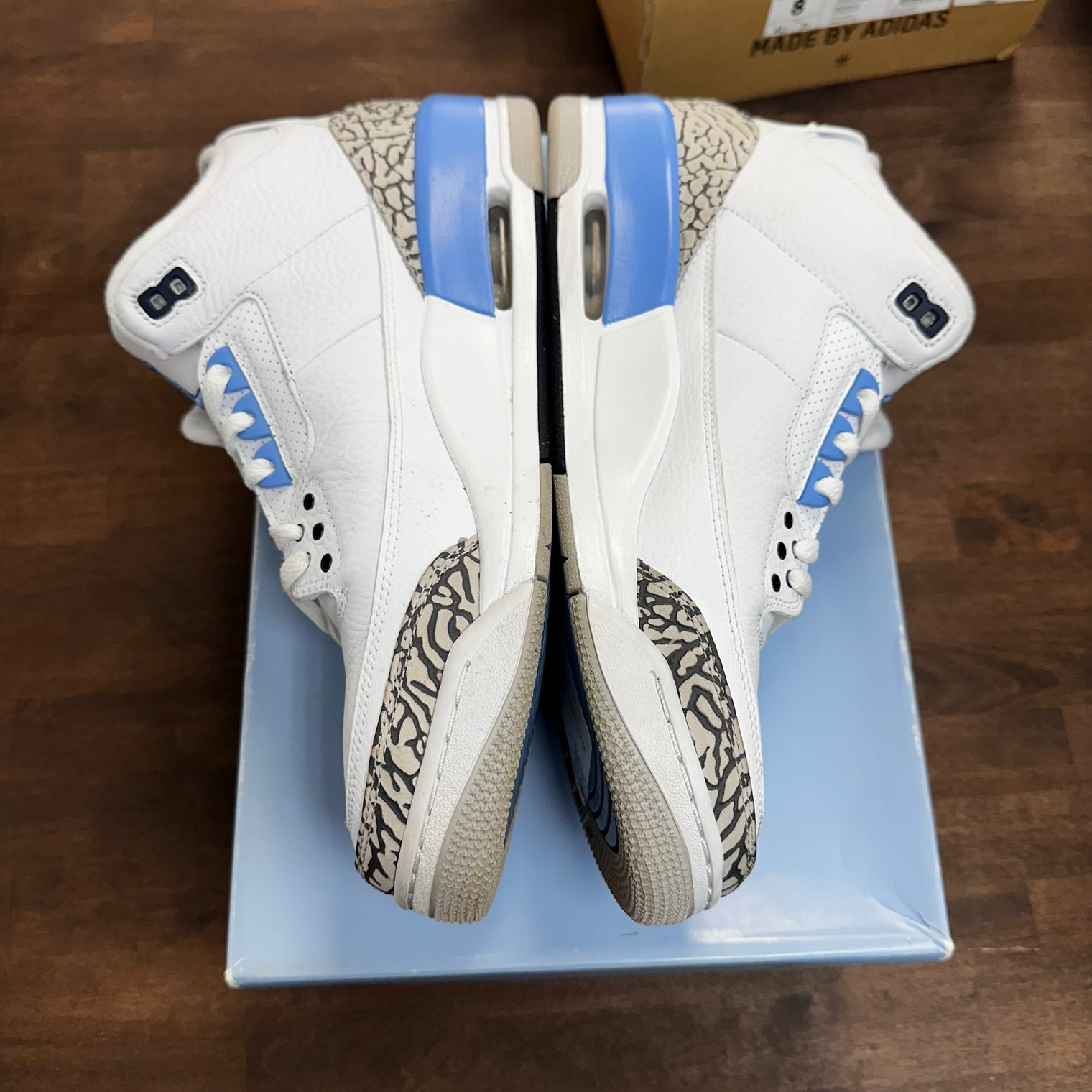 UNC Jordan 3 (USED)
