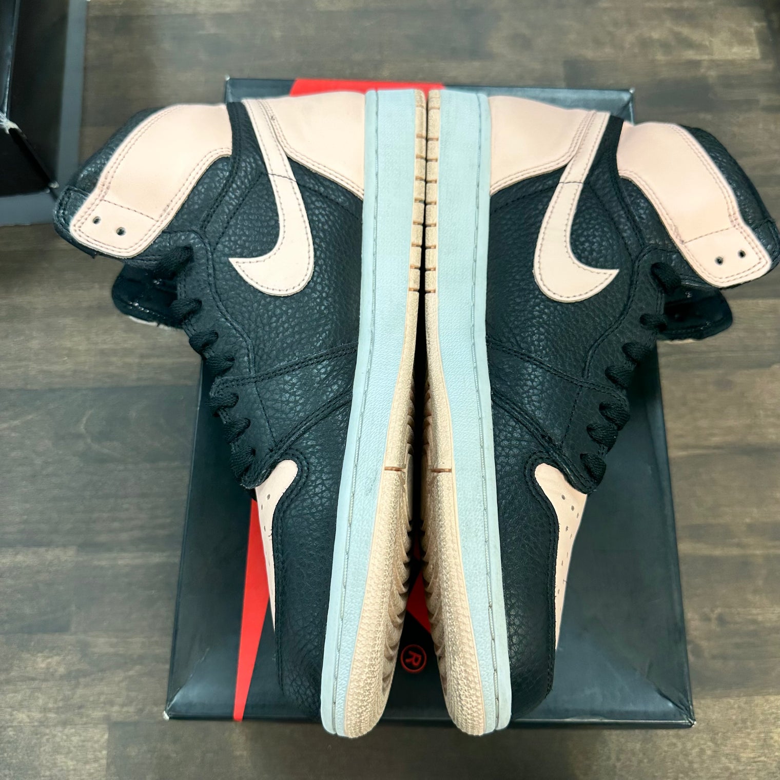 Jordan 1 Crimson Tint (USED)