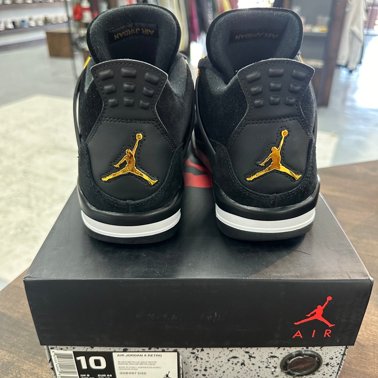 Royalty Jordan 4 (USED)