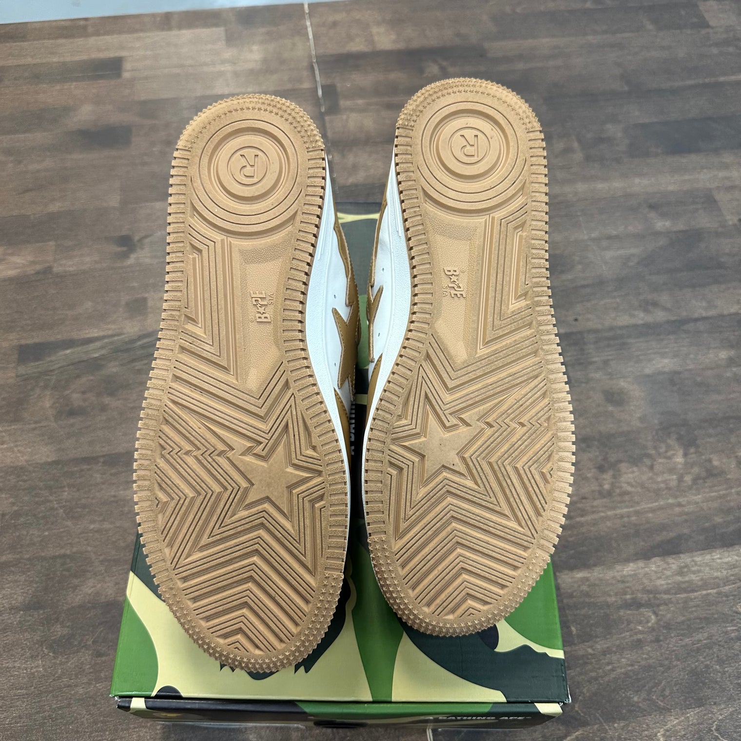 White Beige Bapesta Low (USED)