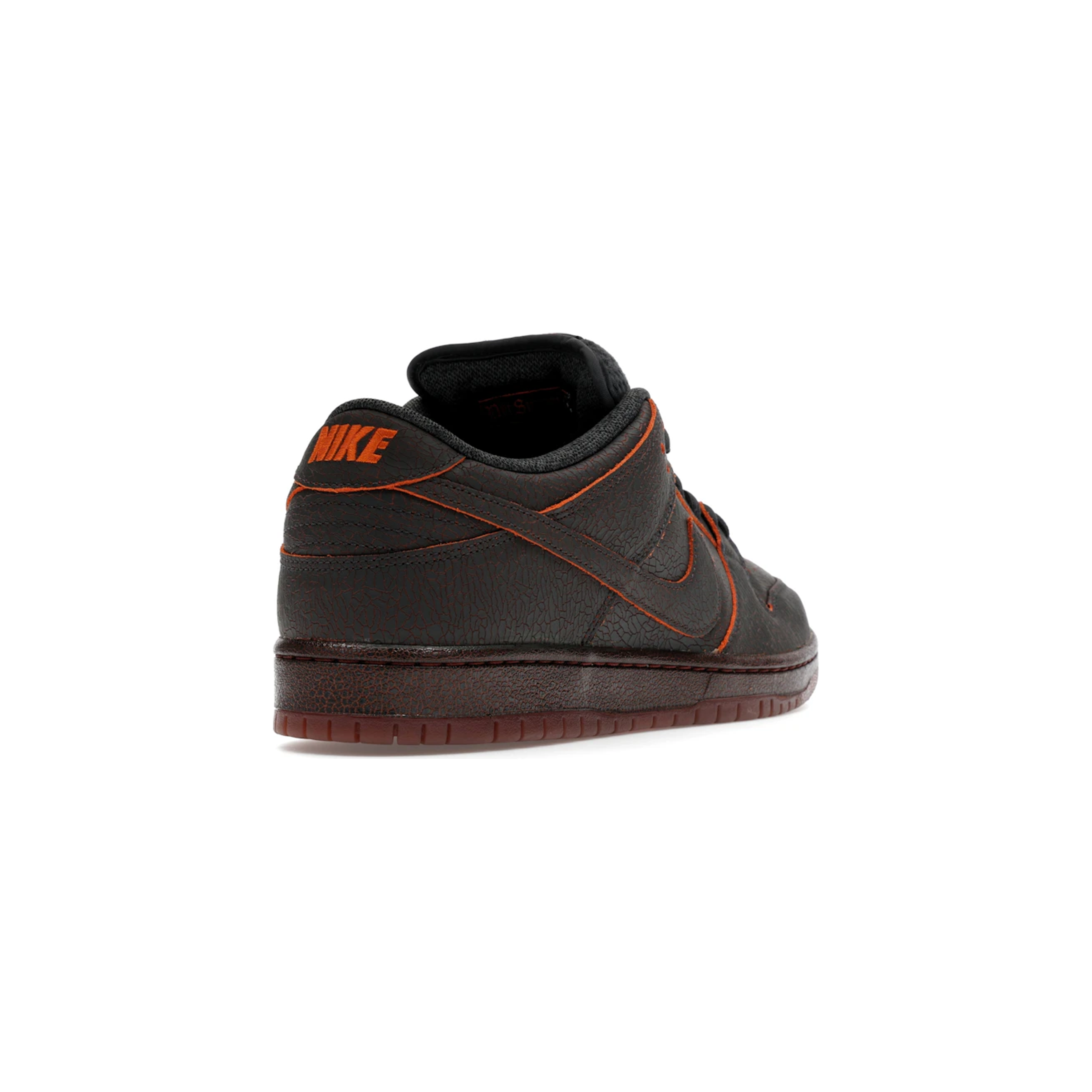 nike_dunk_sb_low_krampus_2
