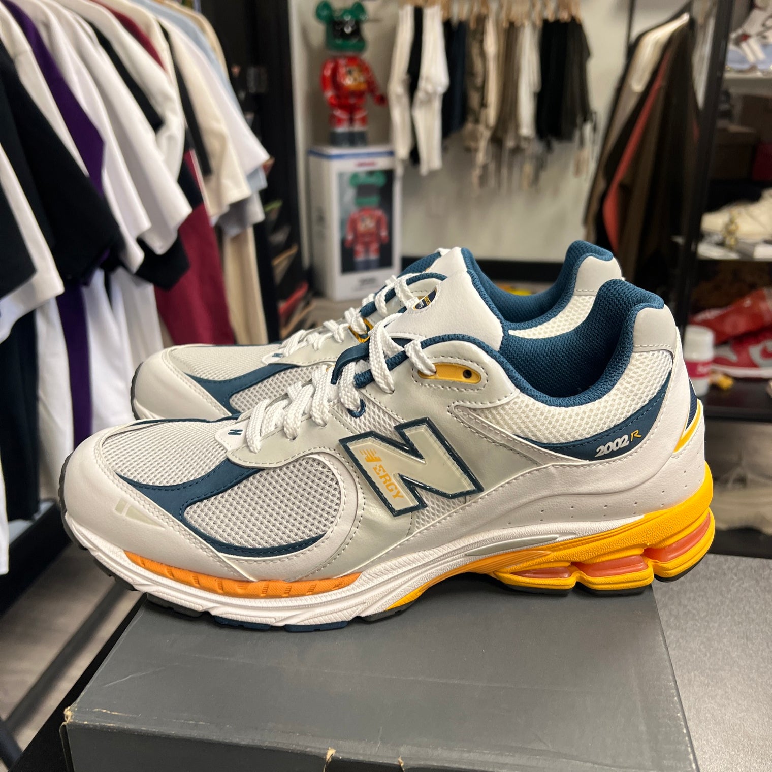 White Lagoon New Balance 2002R (USED)