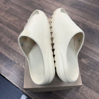 Bone Yeezy Slide (USED, No Box)
