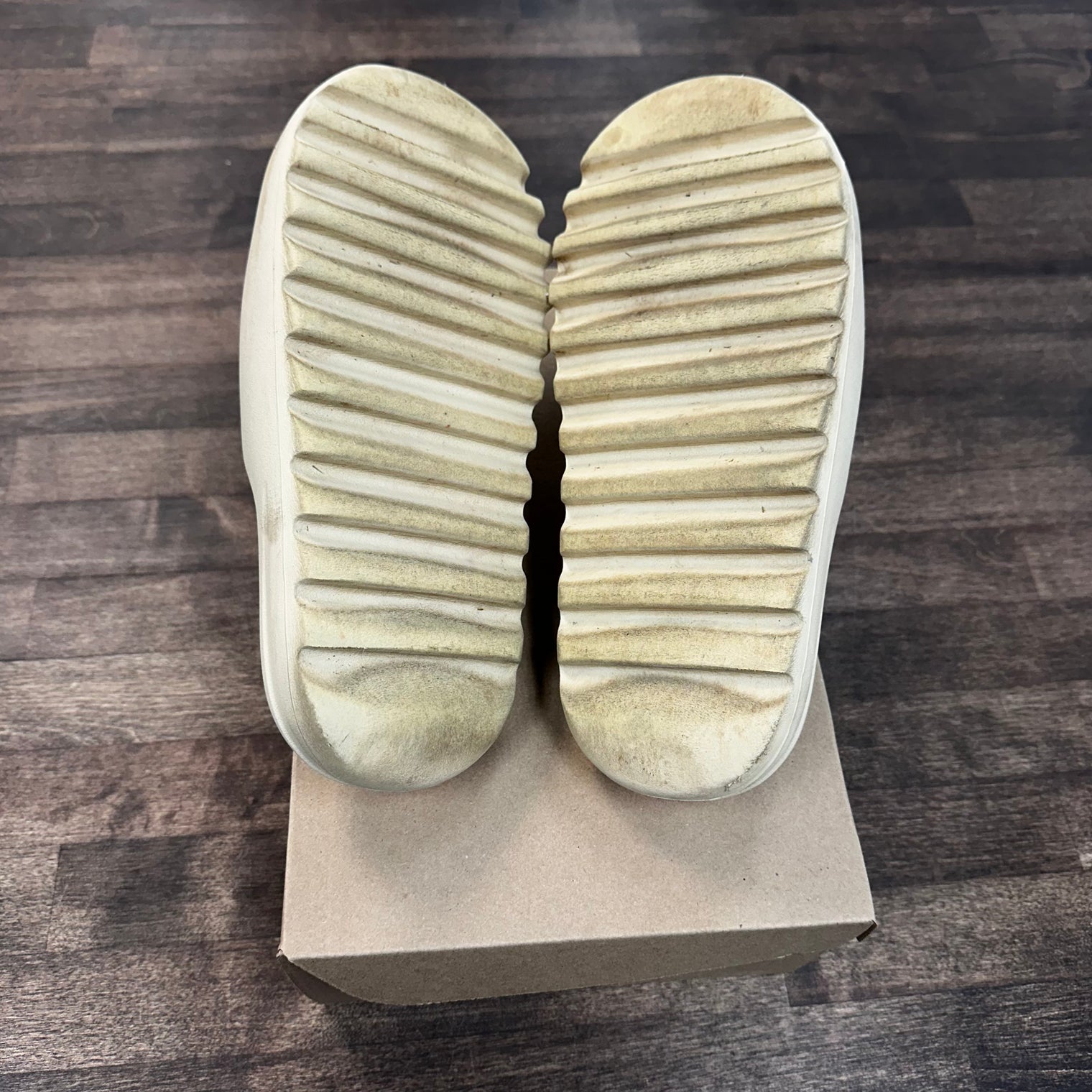 Bone Yeezy Slide (USED, No Box)