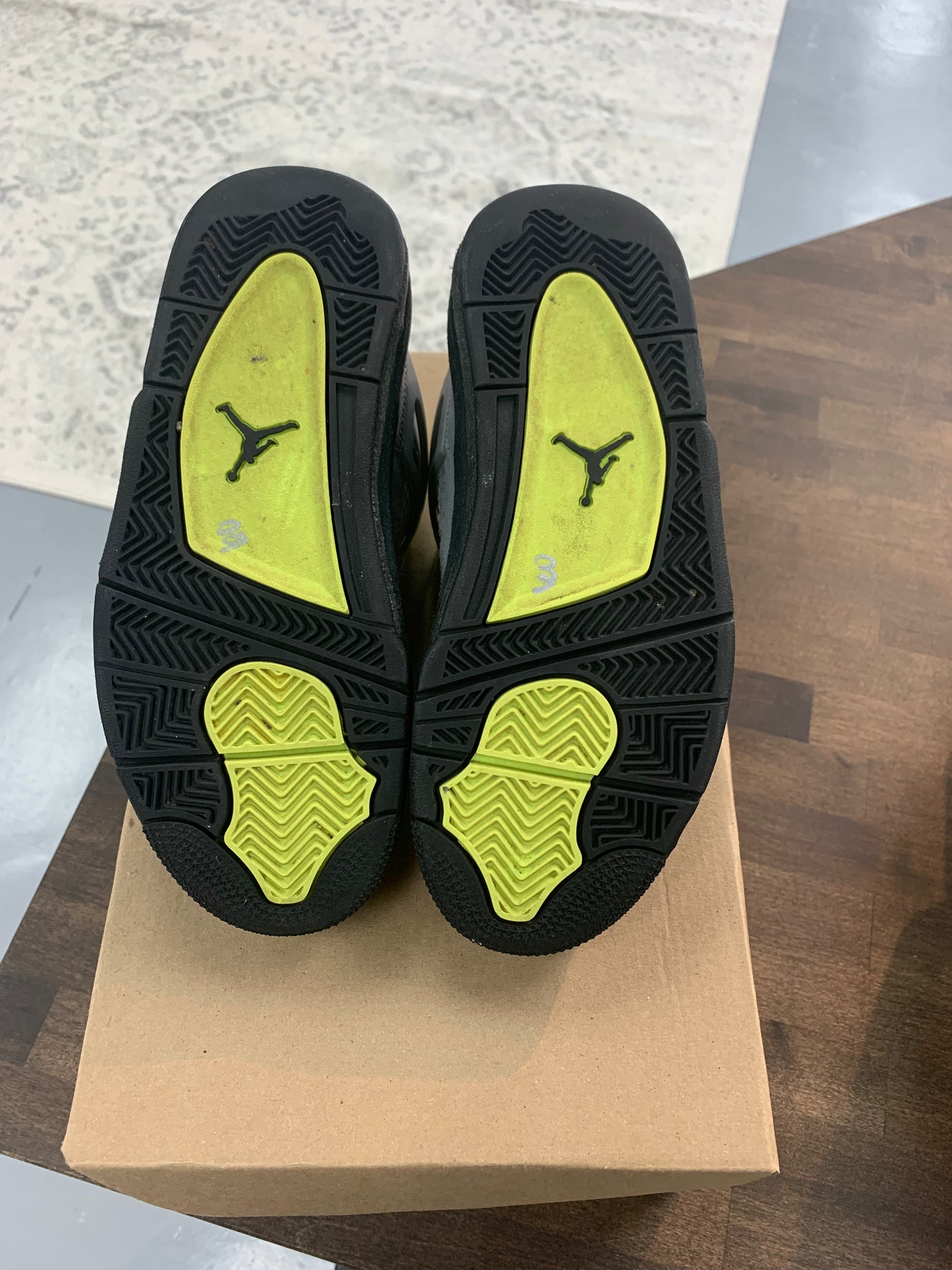 Neon Jordan 4 SE (USED,No Box)