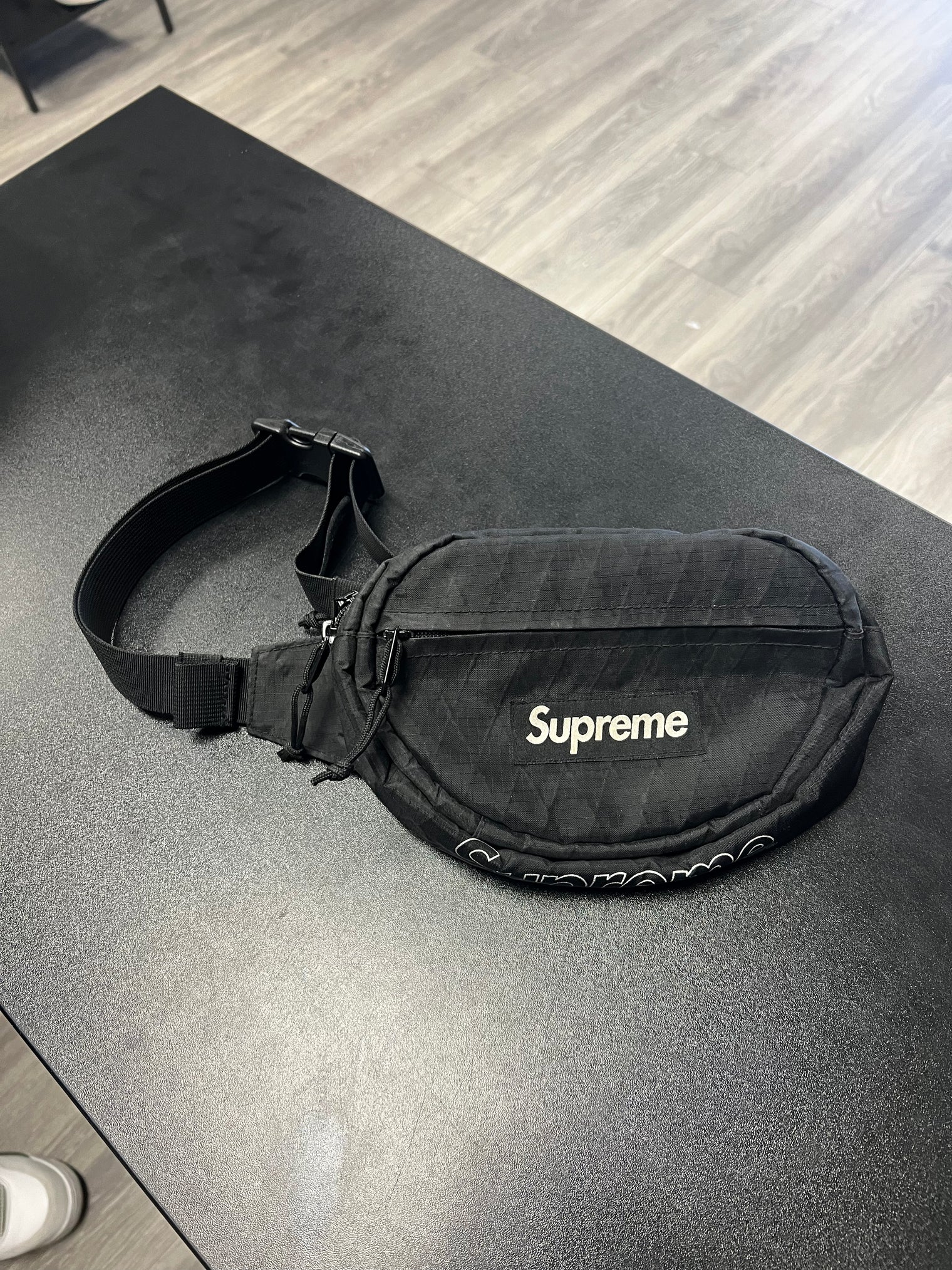 Supreme Waste Bag FW18 (USED)