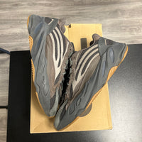 Geode Yeezy 700 (USED)