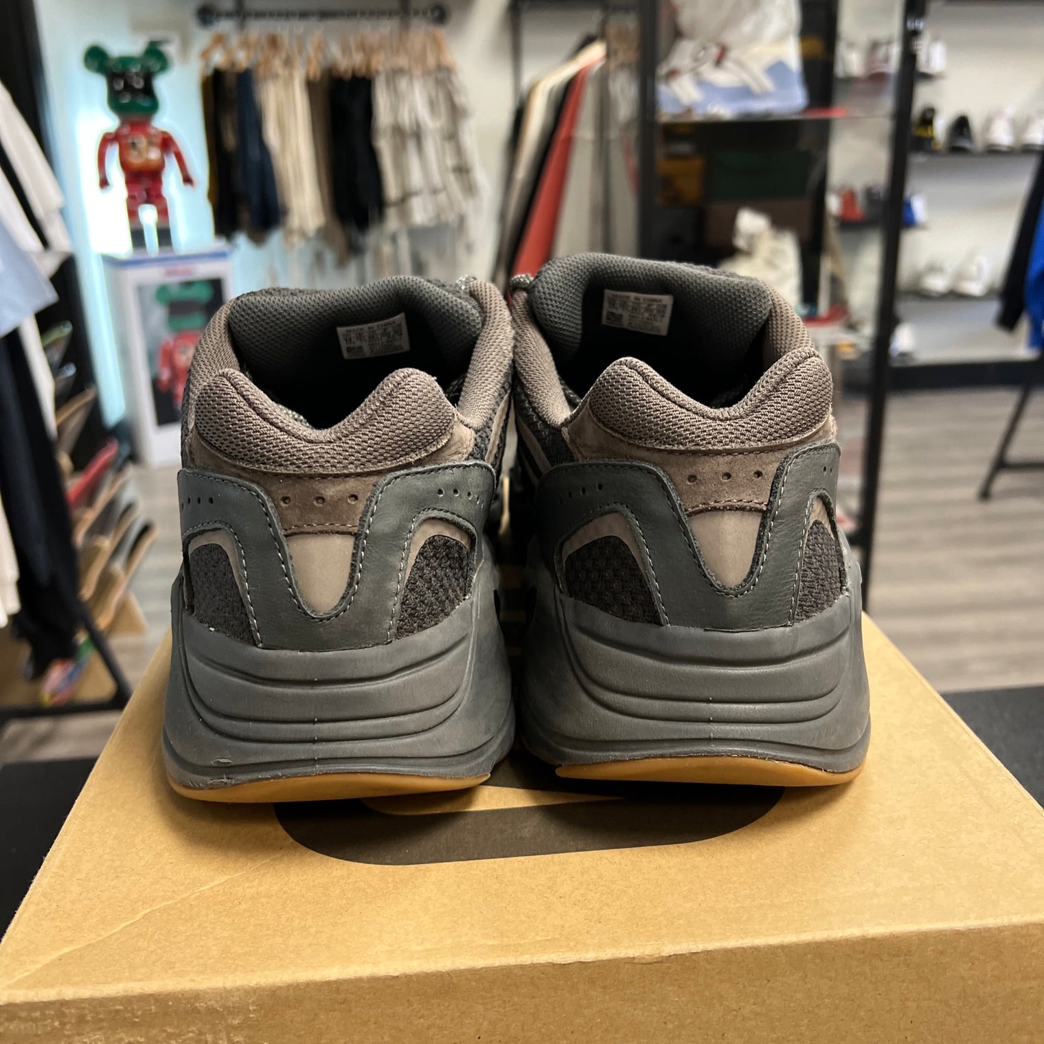 Geode Yeezy 700 (USED)