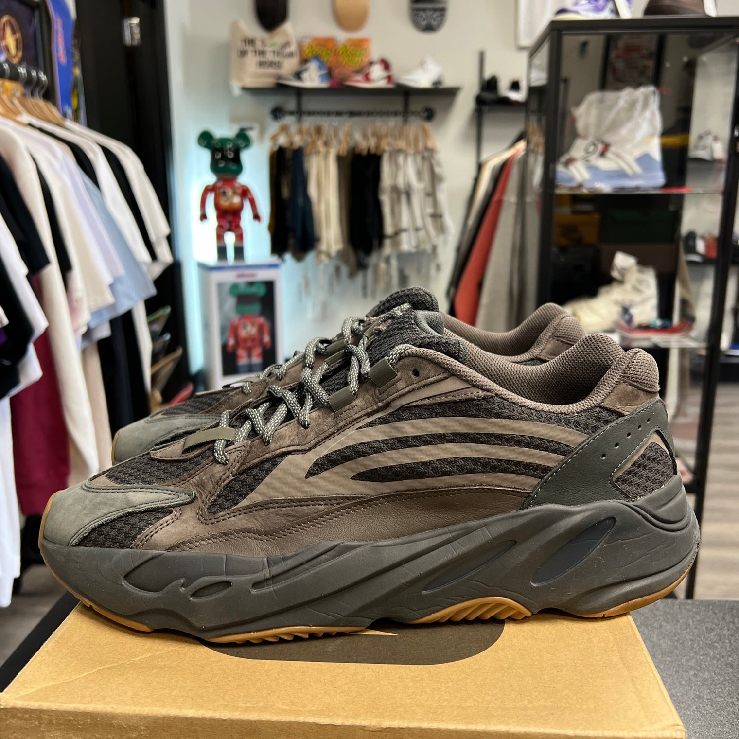 Geode Yeezy 700 (USED)