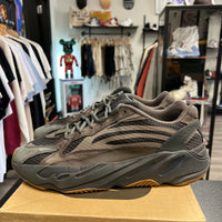 Geode Yeezy 700 (USED)