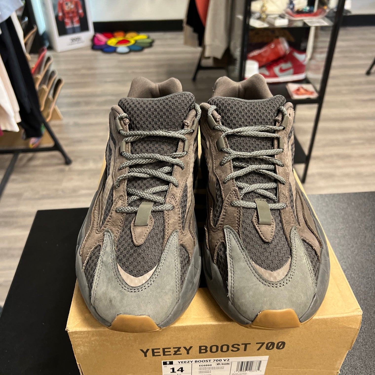 Geode Yeezy 700 (USED)
