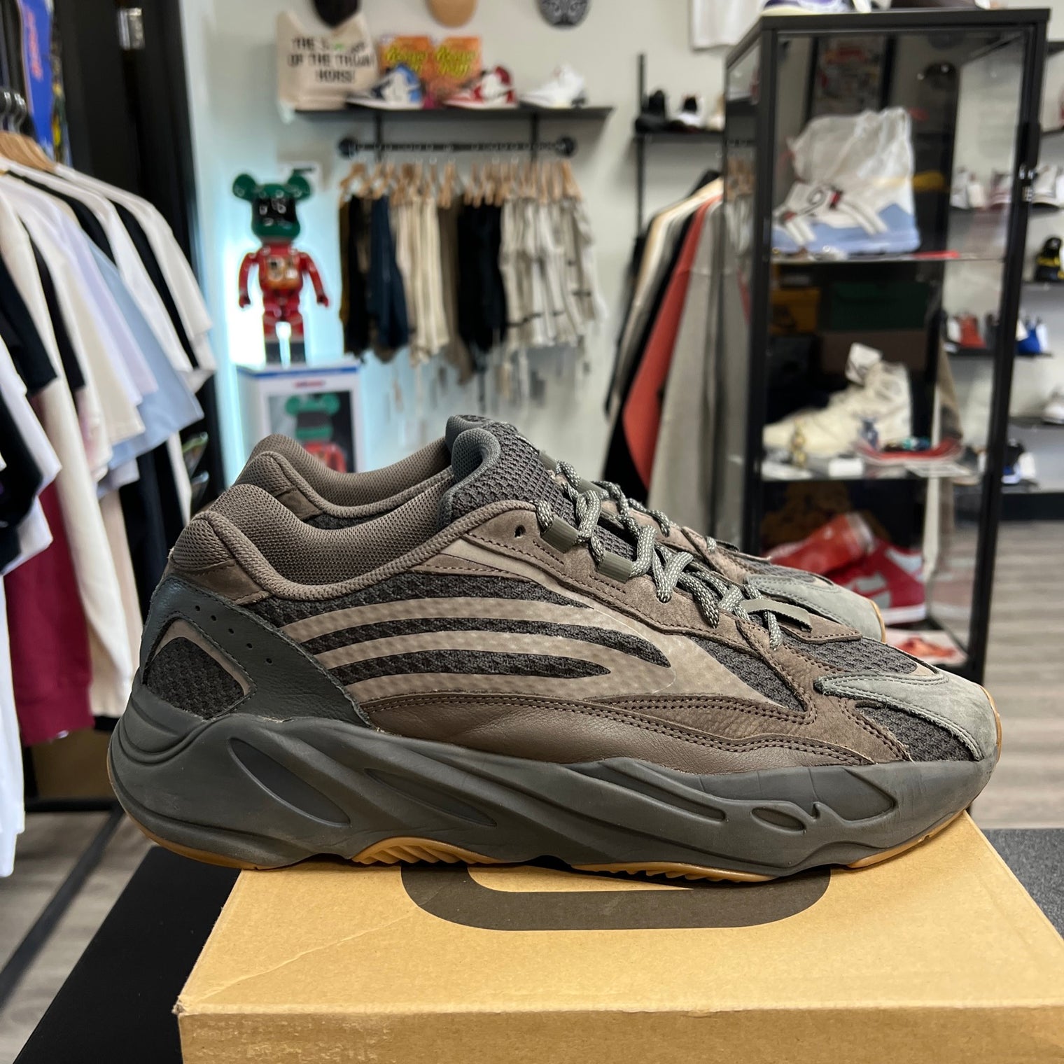 Geode Yeezy 700 (USED)
