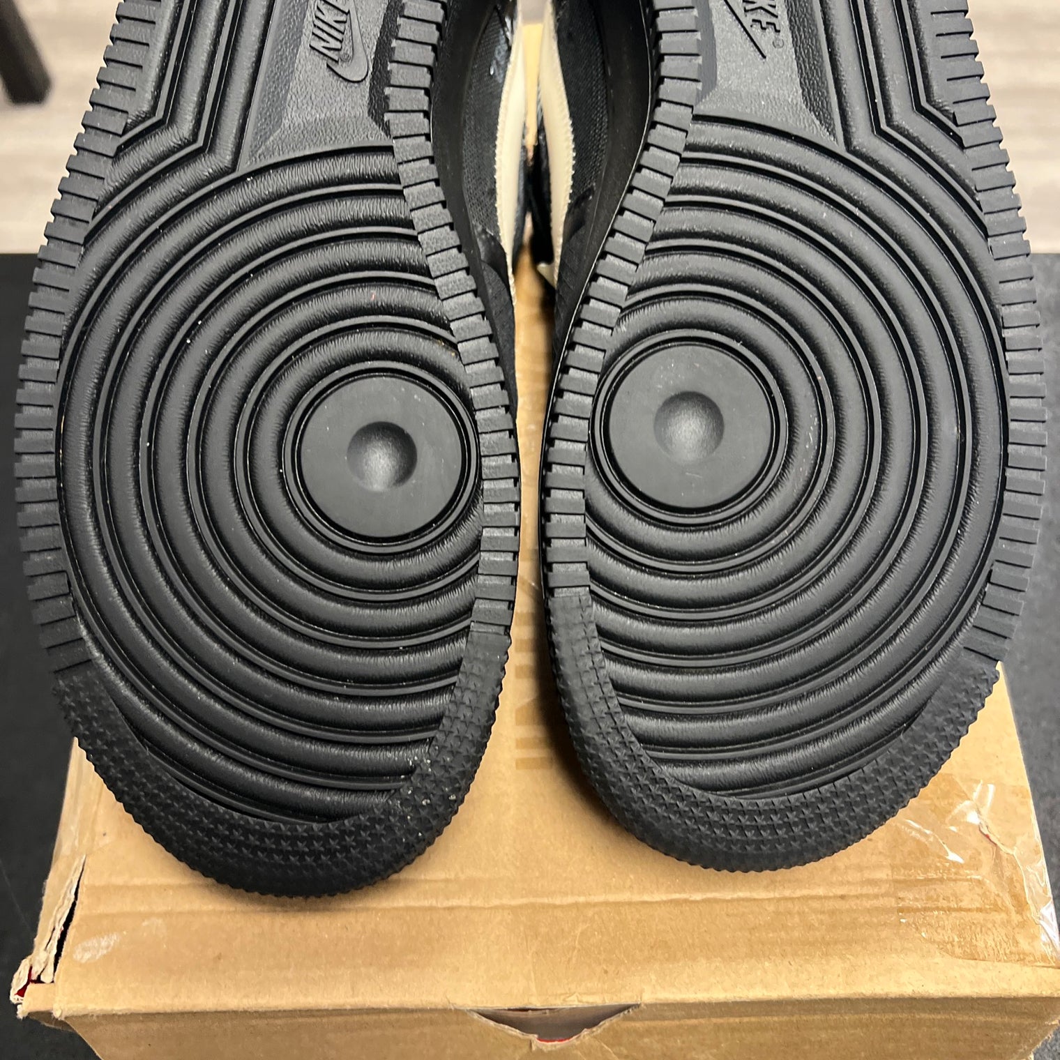 Off-White Air Force 1 Black (USED)