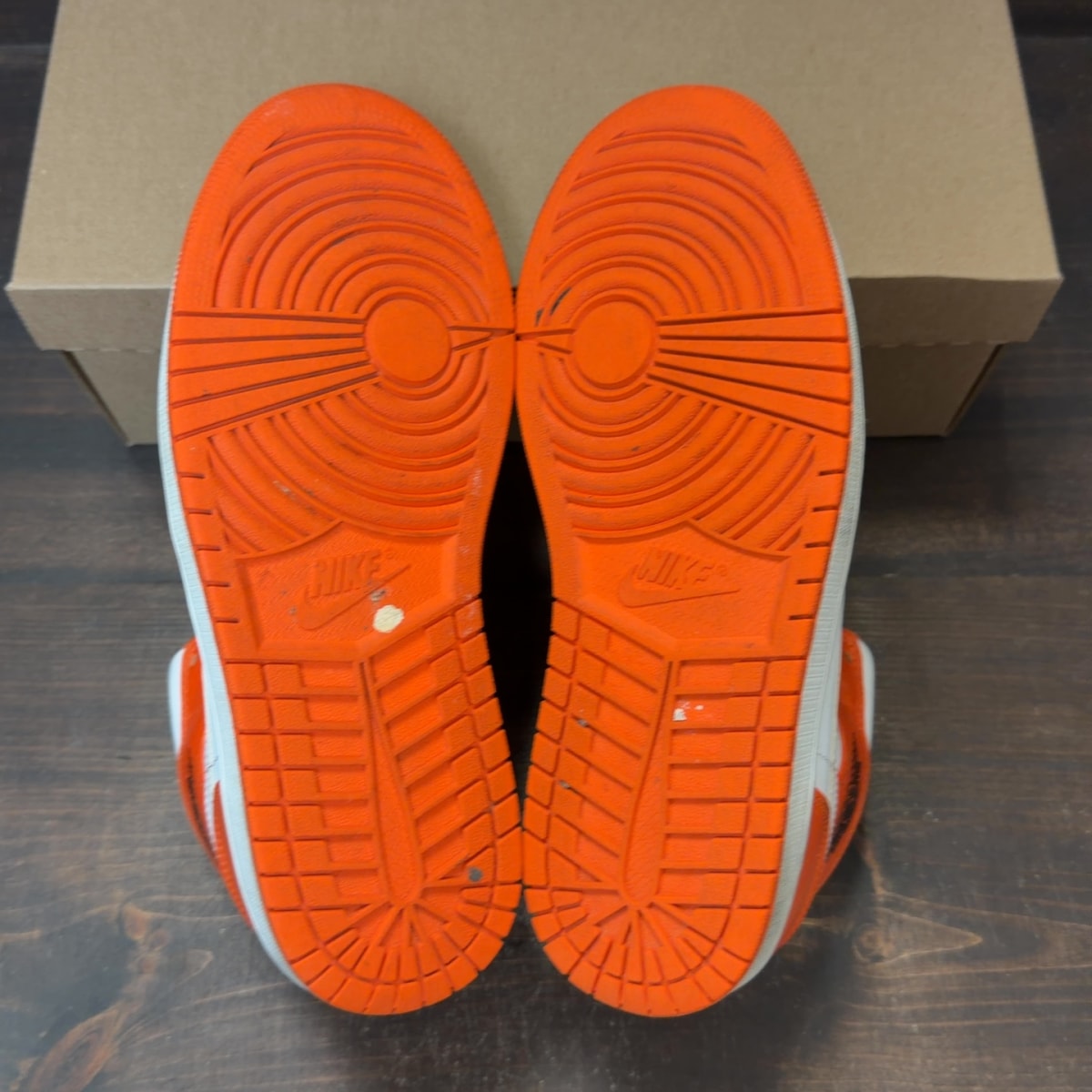 Jordan 1 Mid Metallic Orange Size 8.5 (Pre-Owned) - Image 6