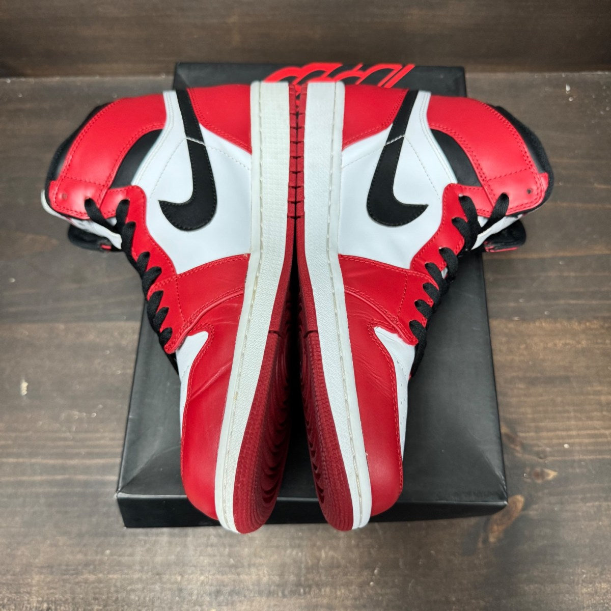 Jordan 1 Retro Chicago (2013) Size 10.5 (Pre-Owned) - tag