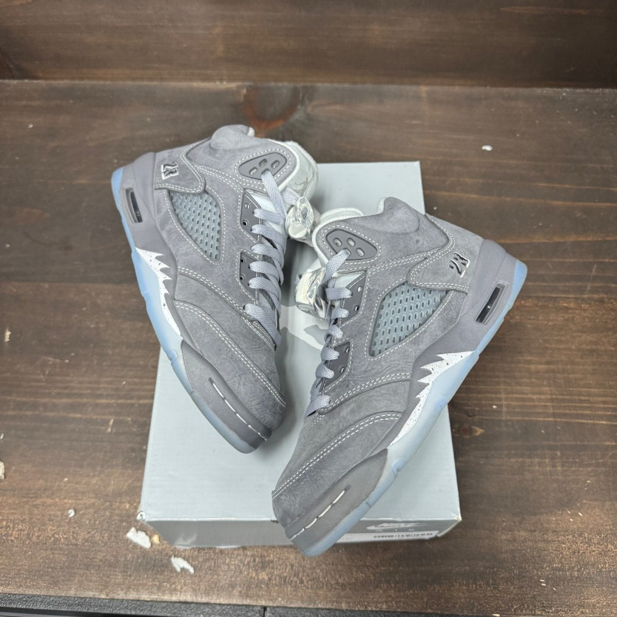 Jordan 5 Retro Wolf Grey (2026) (GS) - Image 2
