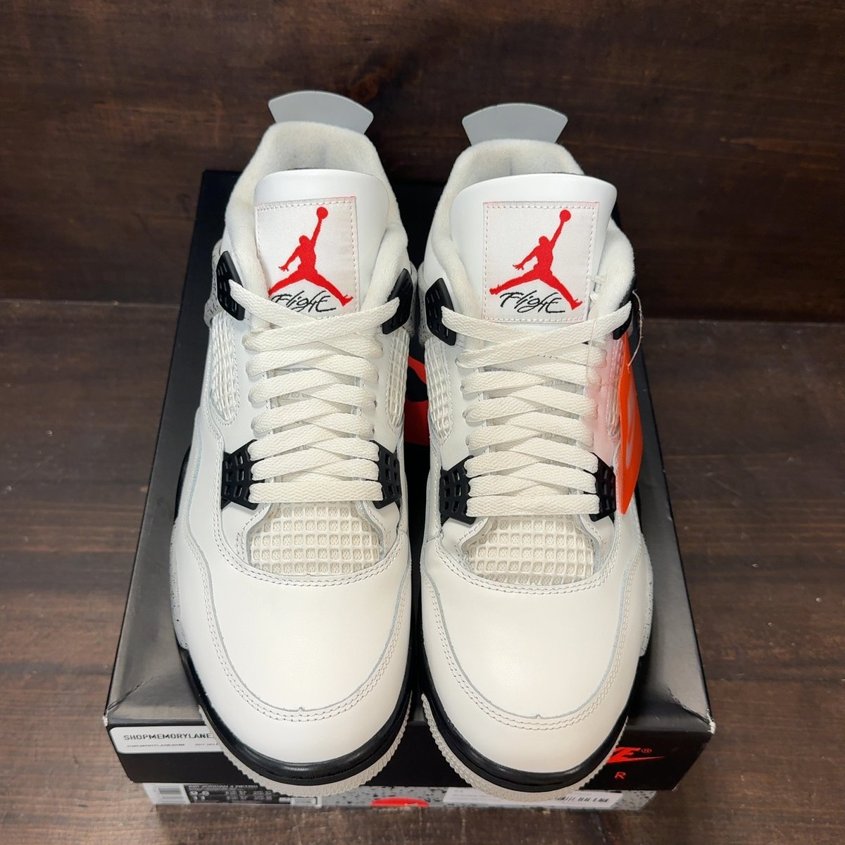 Jordan 4 Retro White Cement (2025) Size 9.5 (Pre-Owned) - tag