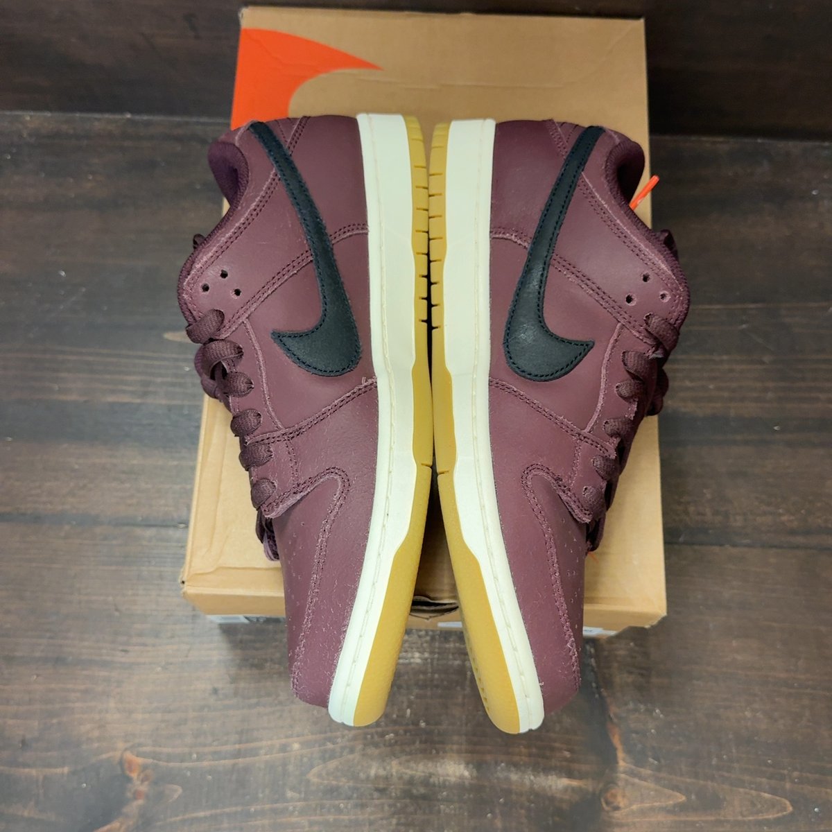 Nike SB Dunk Low Pro Burgundy Crush Size 9.5 (Pre-Owned) - aux