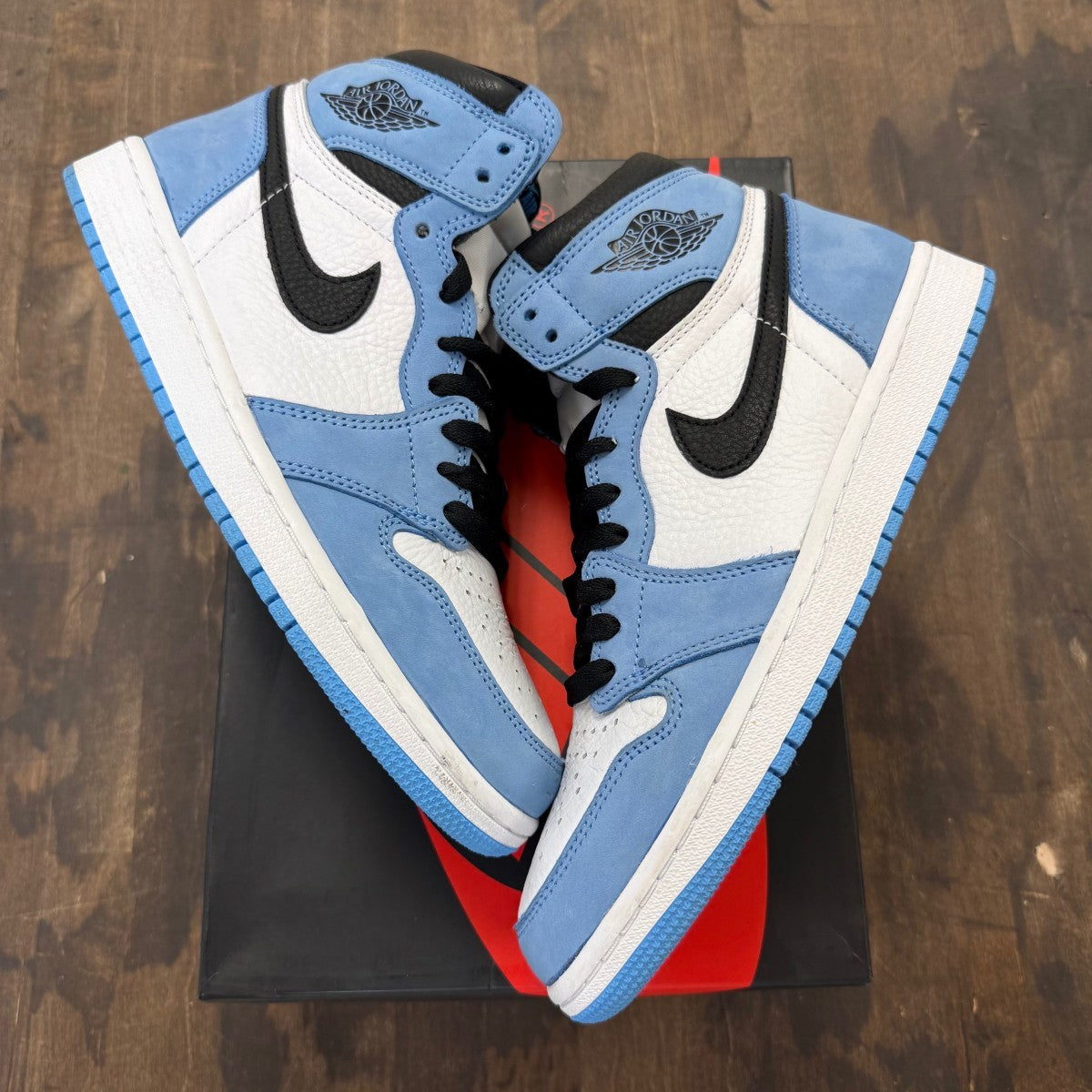 Jordan 1 Retro High OG University Blue Size 8.5 (Pre-Owned) - Image 1
