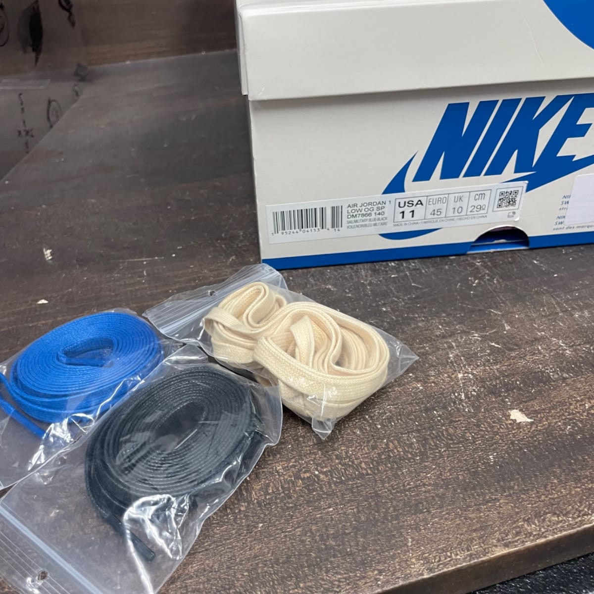 Jordan 1 Retro Low OG SP Fragment x Travis Scott Size 11 (Pre-Owned) - box