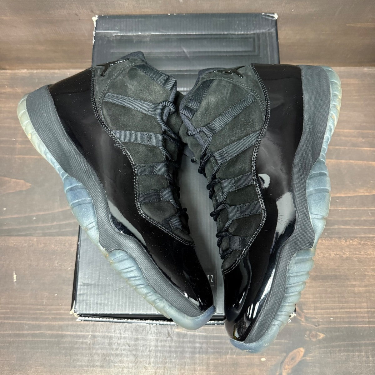 Jordan 11 Retro Cap and Gown Size 10.5 (Pre-Owned)
