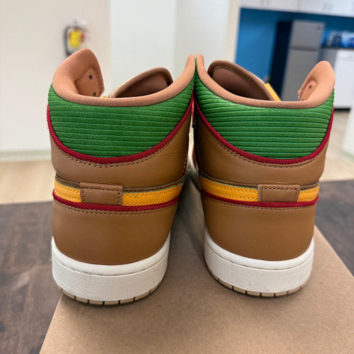 Jordan 1 Mid SE Cheeseburger Size 13 (Pre-Owned) - Image 4