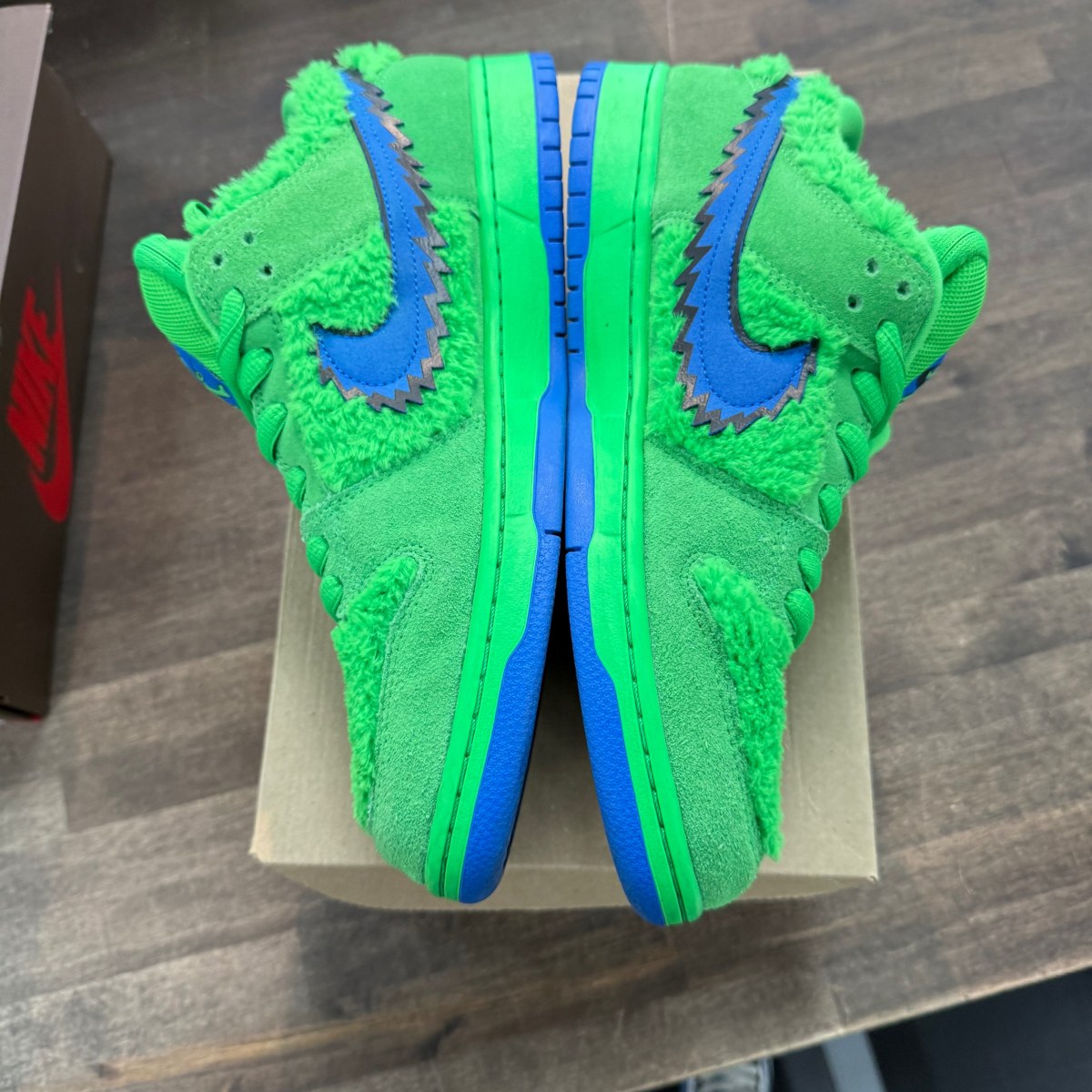 Nike SB Dunk Low Grateful Dead Bears Green Size 12 (Pre-Owned) - Image 3