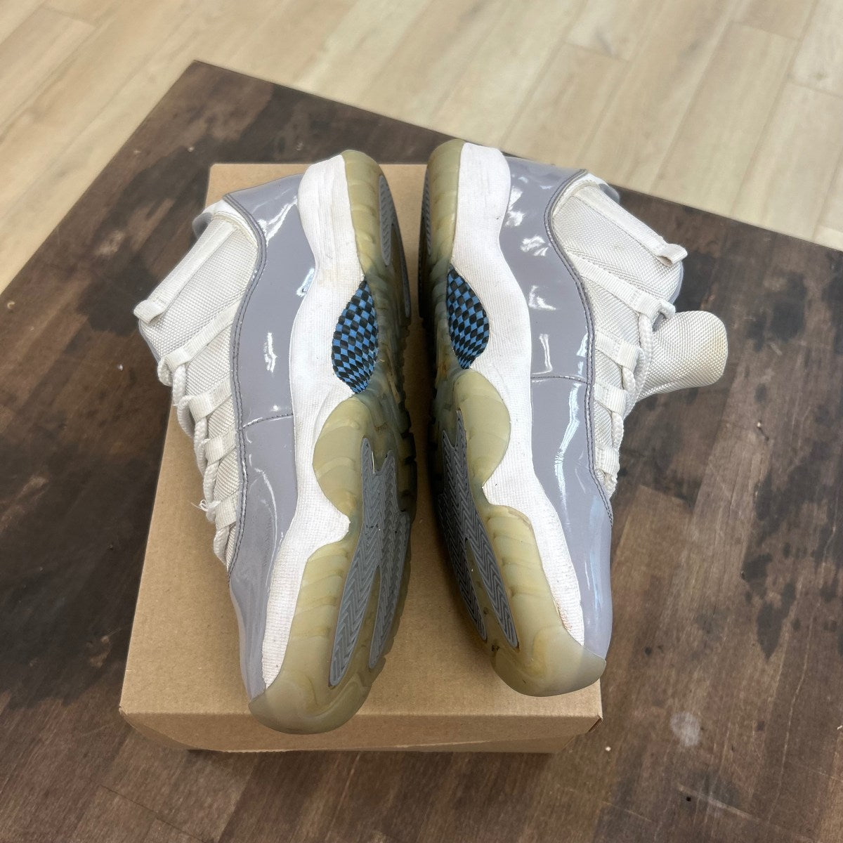 Jordan 11 Retro Low Cement Grey Size 10 (Pre-Owned) - Image 3