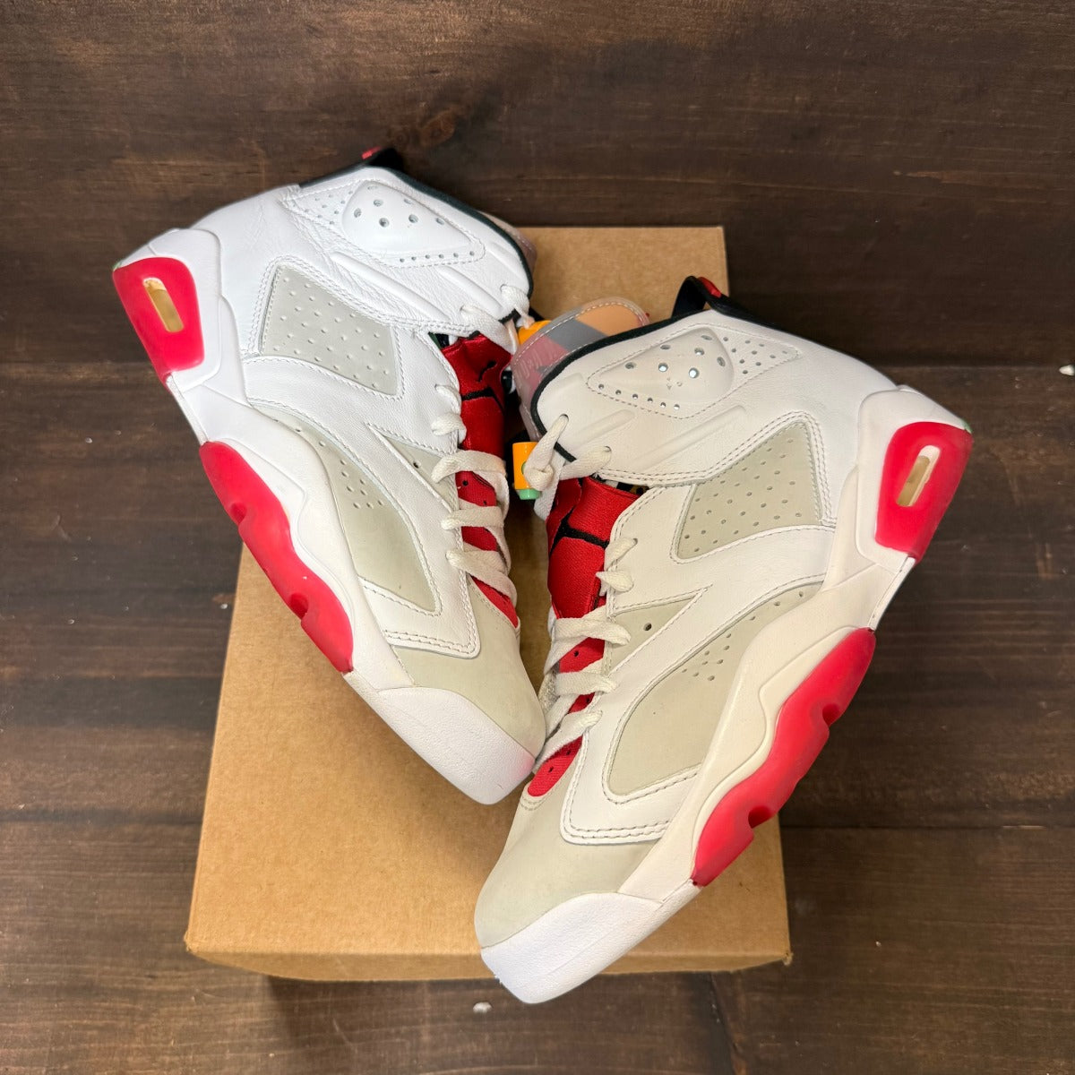 Jordan 6 Retro Hare Size 9 (Pre-Owned) - Image 2