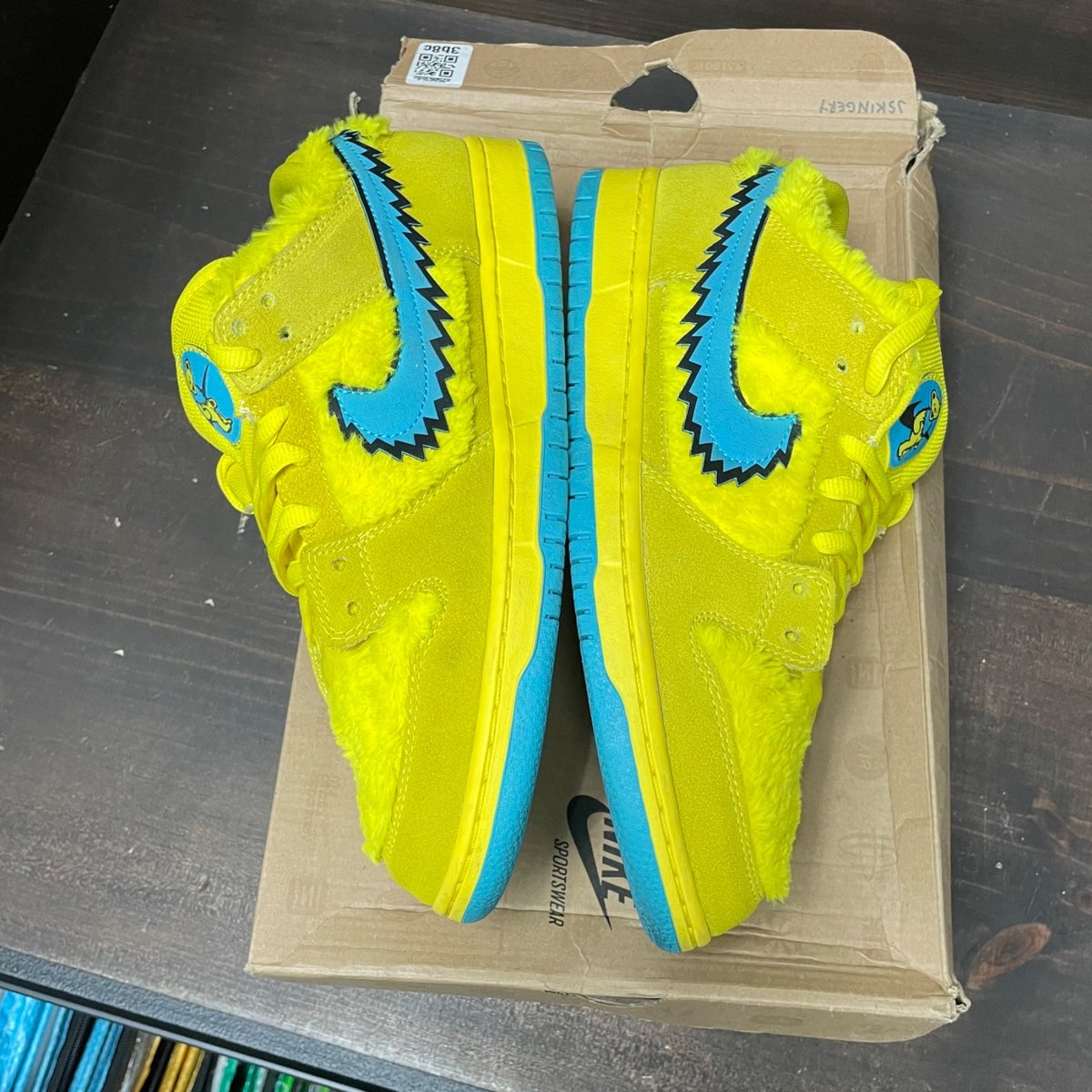 Nike SB Dunk Low Grateful Dead Bears Opti Yellow Size 10 (Pre-Owned) - sole
