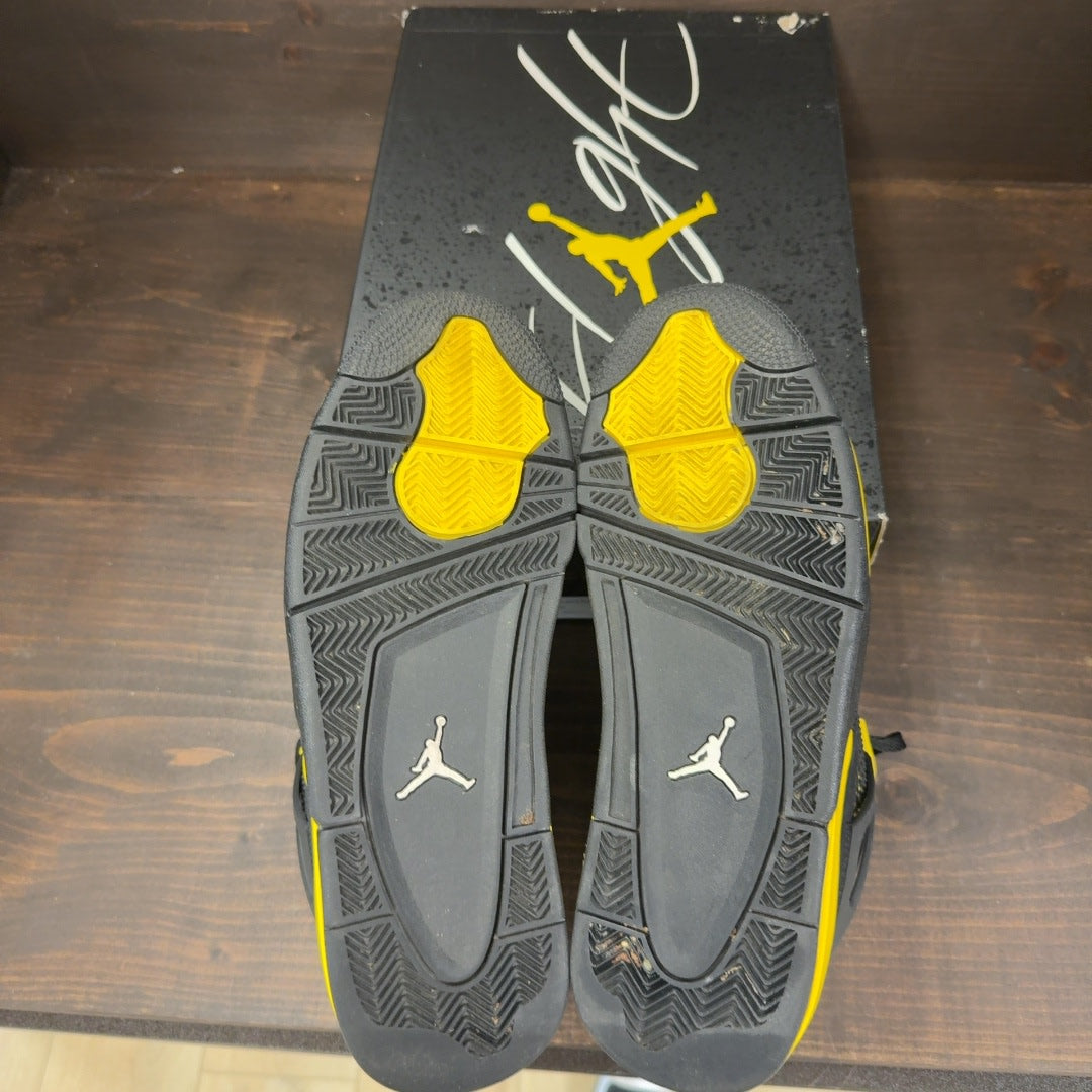 Jordan 4 Retro Thunder (2023) - Image 6